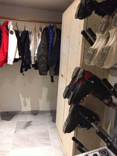 Location de vacances - Chalet à Megève - Local à chaussures et son appareil électrique chauffant