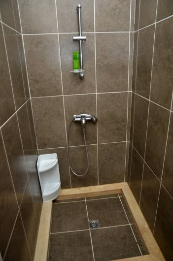 Location de vacances - Villa à Tezdaine - Salle de bain  chambre 1