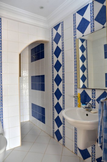 Location de vacances - Villa à Tezdaine - Salle de bain chambre 2