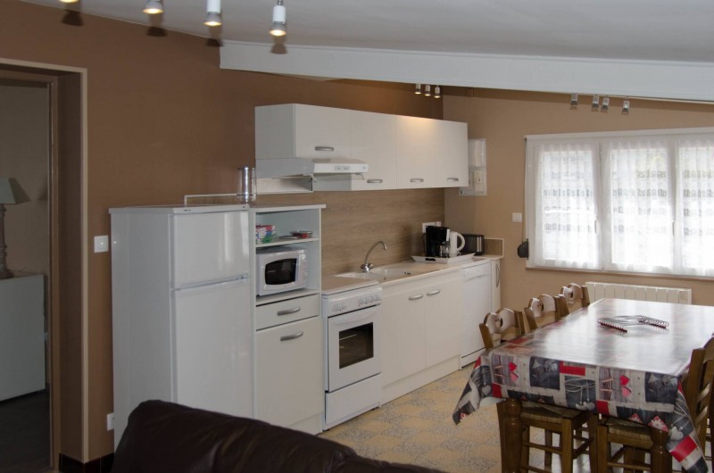 Location de vacances - Gîte à Huppy - Cuisine très bien équipée (lave-vaisselle, micro-ondes,...)