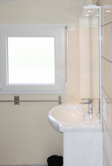 Location de vacances - Gîte à Huppy - Salle d'eau (coin lavabo)