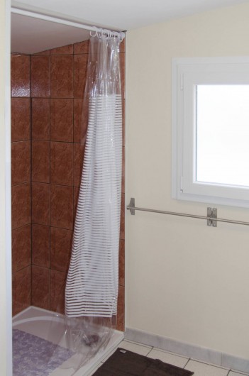 Location de vacances - Gîte à Huppy - Salle d'eau (coin douche)