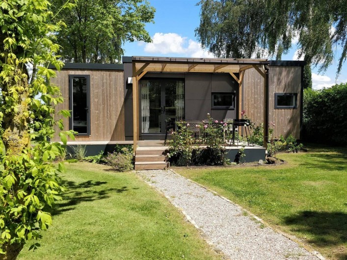 Location de vacances - Bungalow - Mobilhome à Crochte - Extérieur avec terrasse ensoleillée