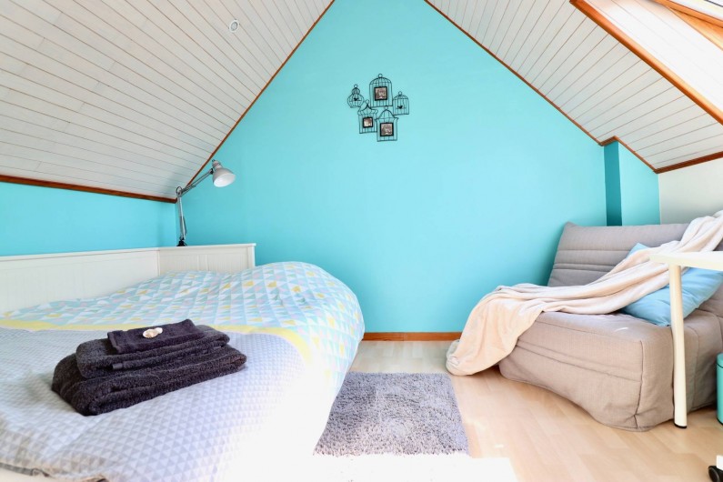 Location de vacances - Villa à Matignon - Chambre bleue 2e étage: lit transformable 80x200 vers 160x200 +lit 90x200