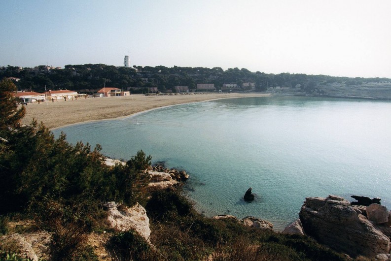 Location de vacances - Appartement à Martigues - Plage du verdon accessible à 5 minutes à pied de la Bastide des Joncas