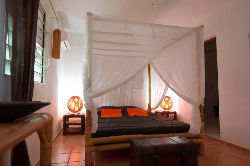 Location de vacances - Villa à Saint-François - La première chambre en bambou
