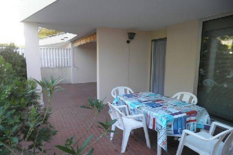 Location de vacances - Appartement à Cannes - Cannes beach- Terrasse -partie couverte