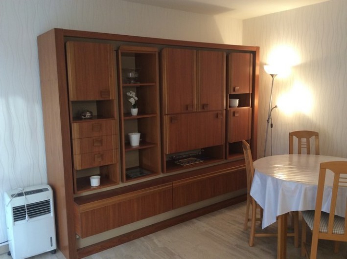 Location de vacances - Appartement à Cannes - Cannes beach- Salon . Grand living. TV