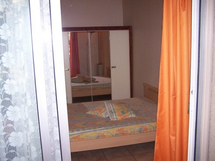 Location de vacances - Appartement à Cannes - Cannes beach-Chambre. Vue depuis  terrasse