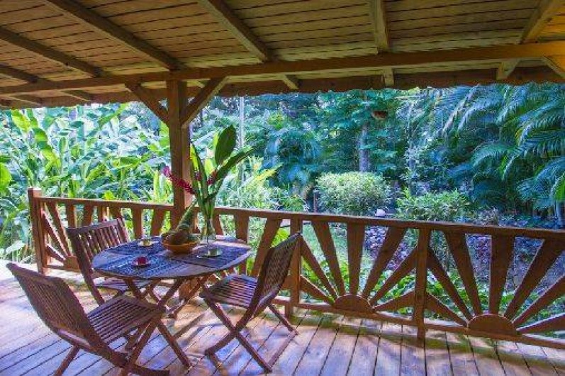 Location de vacances - Cabane dans les arbres à Deshaies - Case créole en bois sans vis à vis