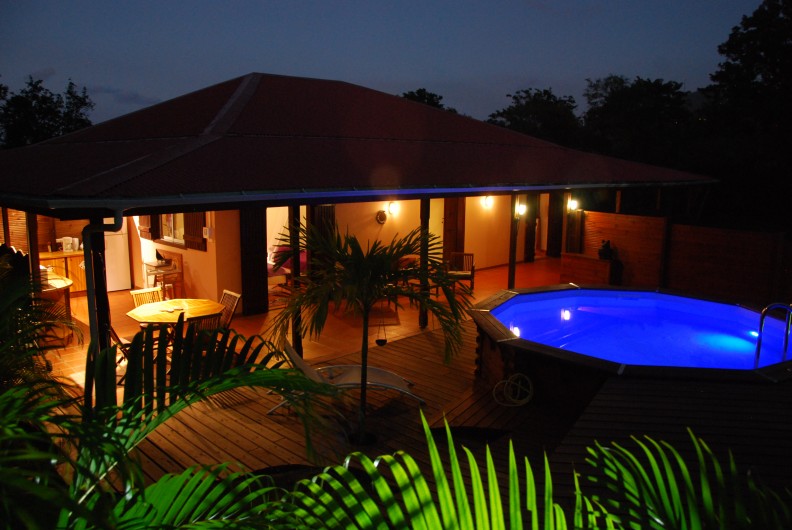 Location de vacances - Cabane dans les arbres à Deshaies - Villa coté jardin avec piscine privée sans vis à vis