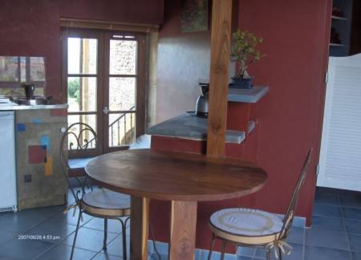 Location de vacances - Chambre d'hôtes à Saint-Laurent-d'Oingt - La chambre "le fenil" et son coin cuisine