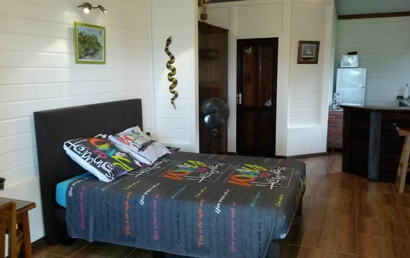 Location de vacances - Studio à Le Robert - Grand lit confortable en 160 avec mâtelat à mémoire de forme