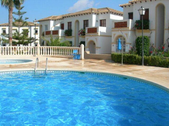 Location de vacances - Appartement à Torrevieja - Piscines