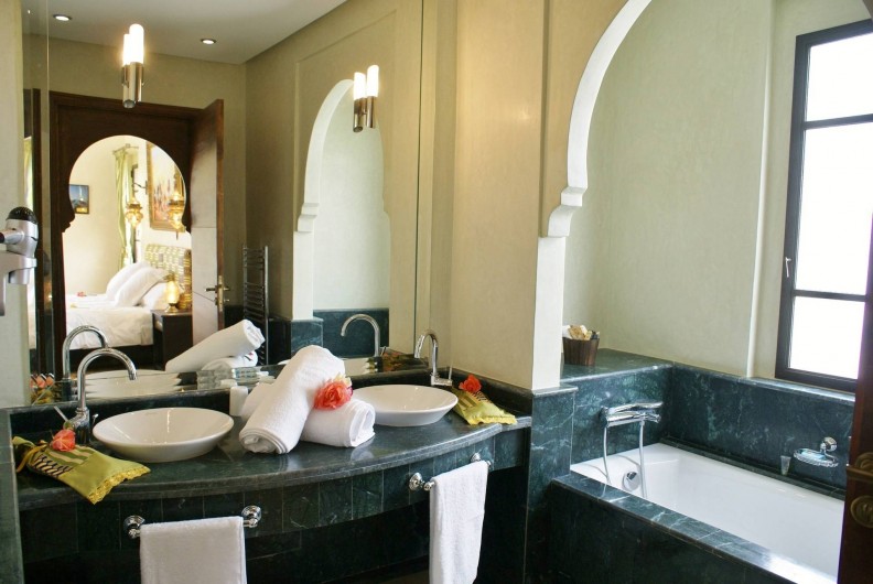 Location de vacances - Riad à Marrakech - Toute les salles de bains sont équipés de la même manière