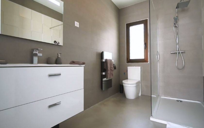 Location de vacances - Villa à Taglio-Isolaccio - Salle de bain