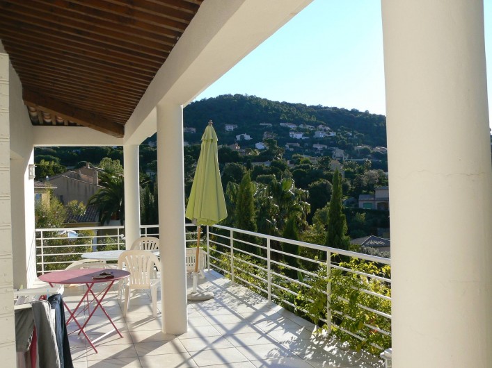 Location de vacances - Villa à Roquebrune-sur-Argens - Terrasse