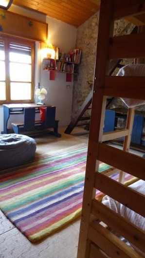 Location de vacances - Maison - Villa à Marano di Valpolicella - Chambre d'enfants avec lits superposés (3), 2 lavabos et une douche autonome