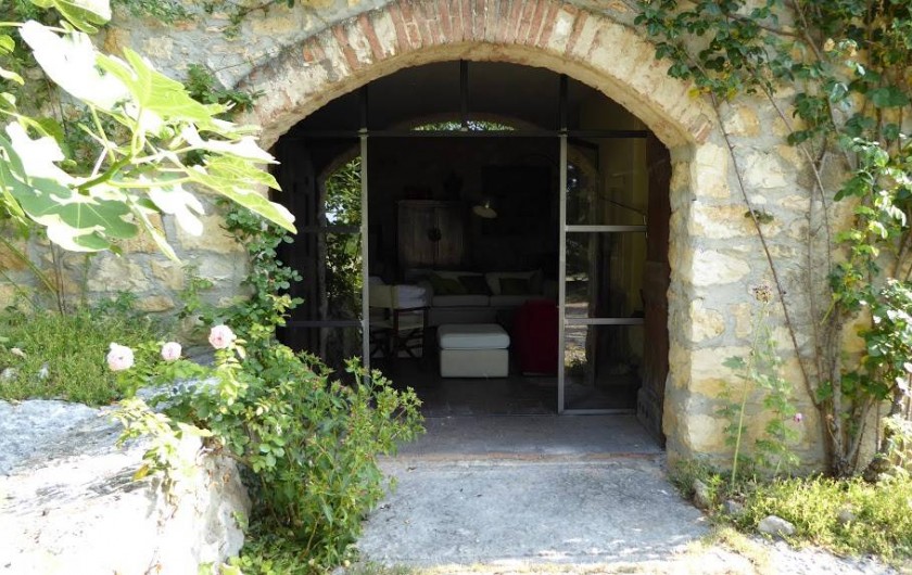 Location de vacances - Maison - Villa à Marano di Valpolicella - Porche du Fenile vu de l’extérieur, façade sud