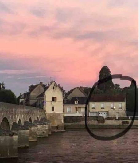 Location de vacances - Gîte à Faverolles-sur-Cher - Visuel du coté ville sur le gîte de la Plage