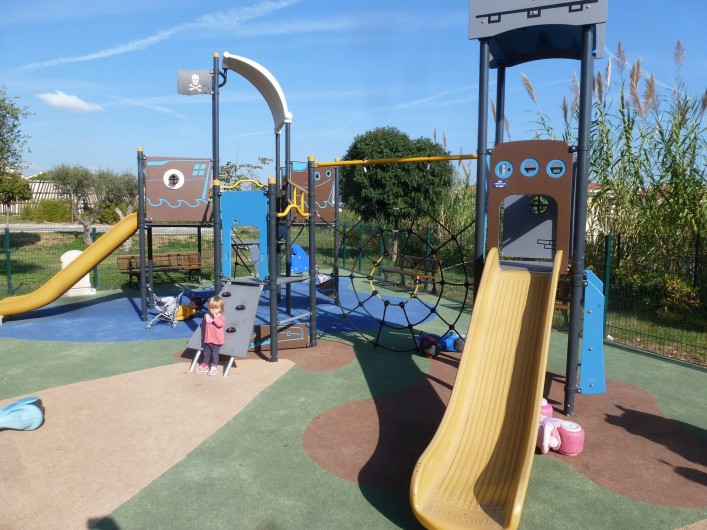 Location de vacances - Appartement à Antibes - Aire de jeux pour les petits à proximité
