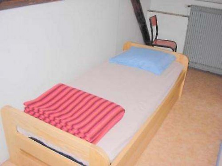 Location de vacances - Chalet à Cornimont - en chambre, vous trouverez lit, oreiller et couverture (pensez aux draps lol)