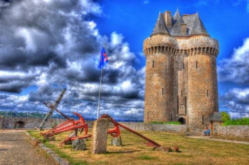 Location de vacances - Maison - Villa à Saint-Malo - La tour Solidor qui protège l'antique  cité d'Alet, berceau de St Malo