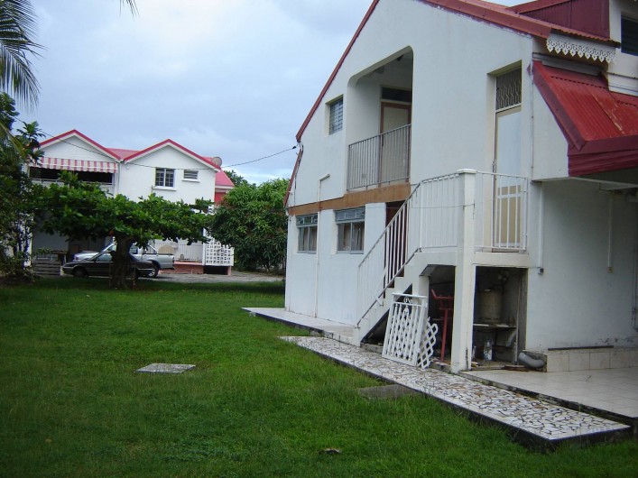 Location de vacances - Villa à Grand-Bourg - Locaverdé( côté cour)