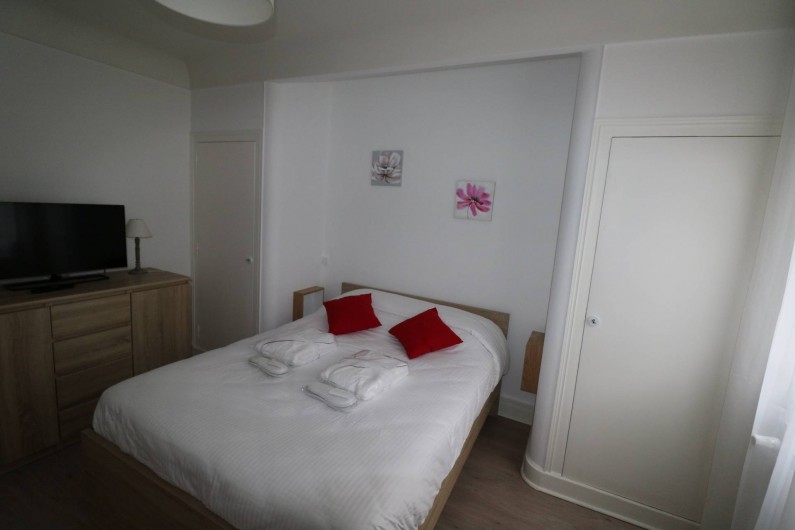 Location de vacances - Appartement à Aix-les-Bains - chambre parents
