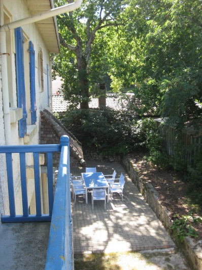 Location de vacances - Villa à Arcachon - Vue sur terrasse