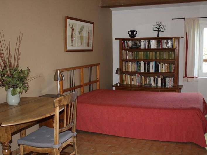 Location de vacances - Villa à Cucuron - Grande chambre de 27m2 à l'étage