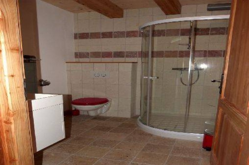 Location de vacances - Appartement à Saint-Chaffrey - La salle de bain de la chambre à 2 lits simples