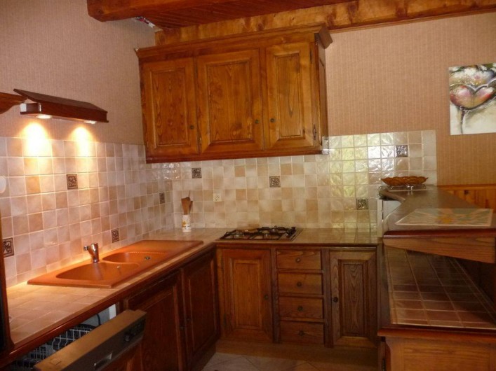 Location de vacances - Maison - Villa à Sainte-Énimie - La cuisine ouverte toute équipée