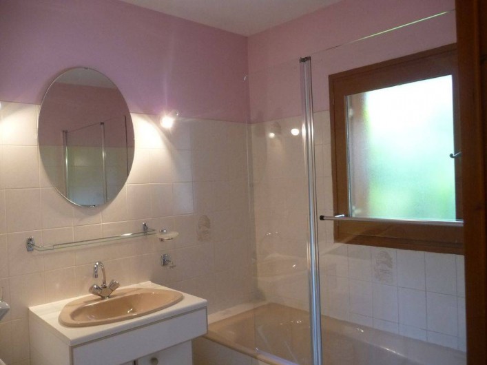 Location de vacances - Maison - Villa à Sainte-Énimie - Salle de bain avec baignoire