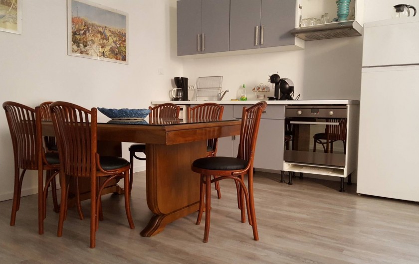 Location de vacances - Appartement à Albi - Cuisine avec coin repas