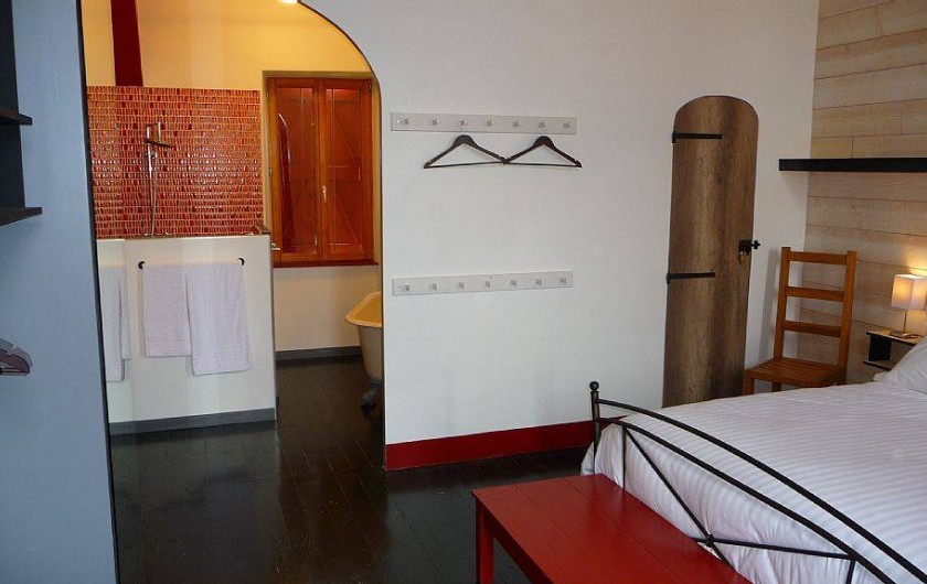 Location de vacances - Gîte à Carcassonne - Chambre 1 et s/bain 1