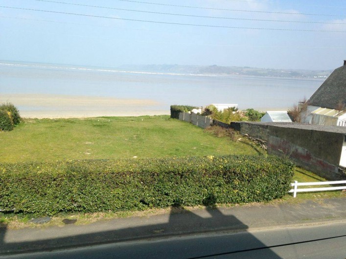 Location de vacances - Villa à Plestin-les-Grèves - vue de la chambre N°1 qui donne sur la mer