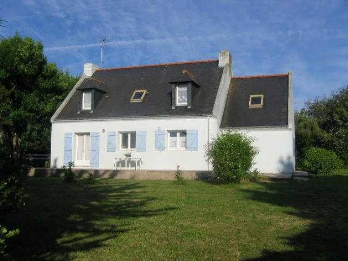 Location de vacances - Villa à Le Palais - façade terrasse et jardin