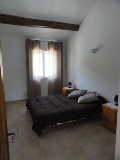 Location de vacances - Gîte à Cucuron - Une des deux chambres