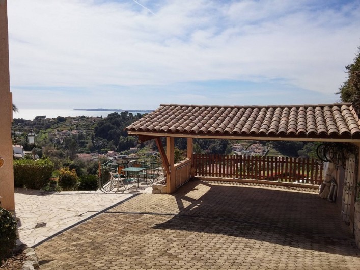 Location de vacances - Studio à Cagnes-sur-Mer - Parking couvert avec vue mer