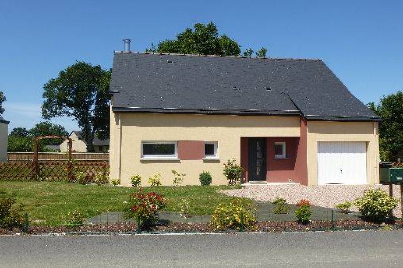 Location de vacances - Villa à Saint-Briac-sur-Mer - Entrée du gîte (cour et parking)
