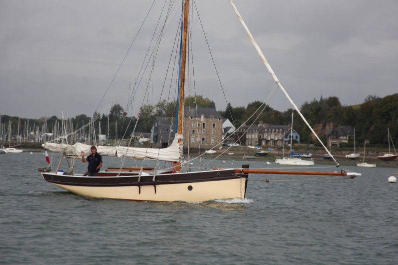 Location de vacances - Chalet à Plouër-sur-Rance - Le bateau du propriétaire du gite, qui pourra vous emmener pour une promenade