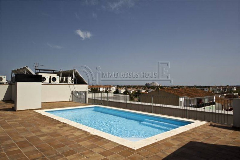 Location de vacances - Appartement à Empuriabrava - la piscine sur le solarium