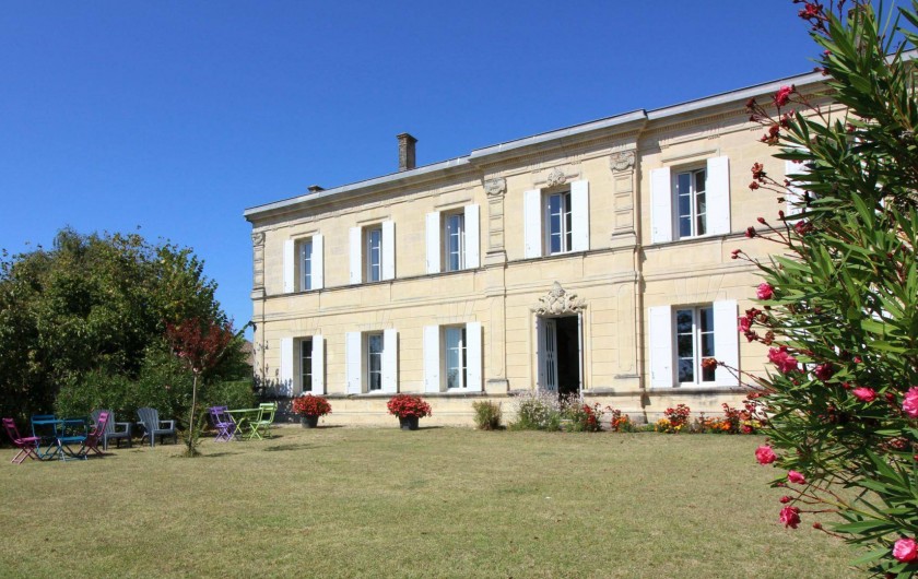 Location de vacances - Chambre d'hôtes à Cubnezais - La Maison et son jardin