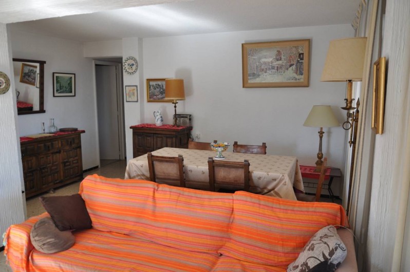 Location de vacances - Appartement à Alicante - Salle à manger et salon. Ouverture sur terrasse sud, et balcon ouest.