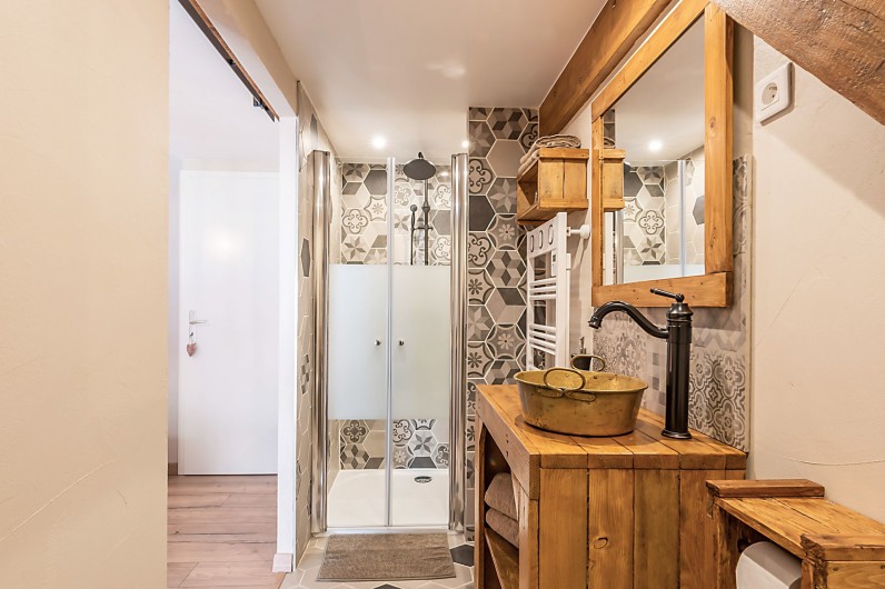 Location de vacances - Gîte à Ungersheim - La Salle de Bain de la Chambre Rouge