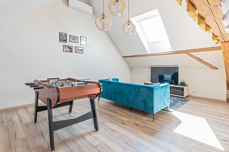 Location de vacances - Gîte à Ungersheim - La Salle de Jeux / Babyfoot / Télé et Playstation 4