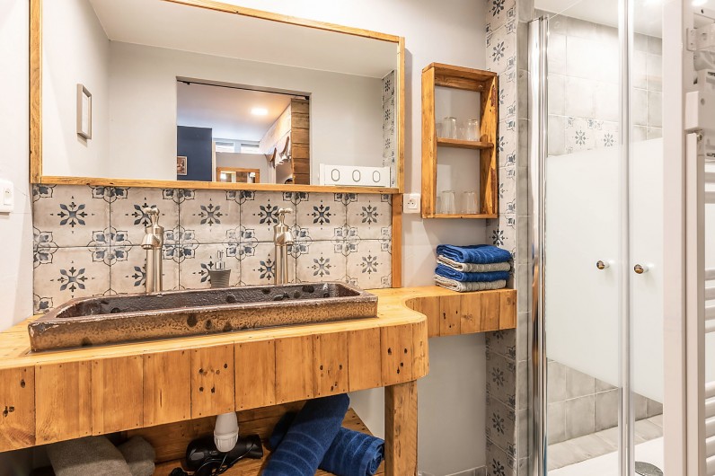 Location de vacances - Gîte à Ungersheim - La Salle de Bain de La Chambre Bleue