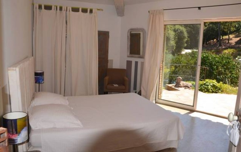 Location de vacances - Chambre d'hôtes à La Garde-Freinet - chambre famille dans la maison  DISPO EN JUIN