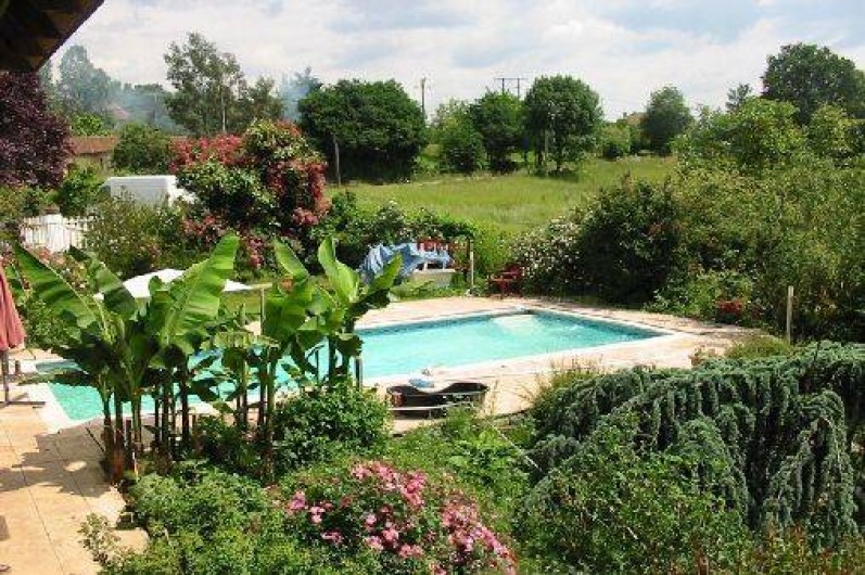 Location de vacances - Appartement à Bagnac-sur-Célé - PISCINE VUE DE MA CHAMBRE